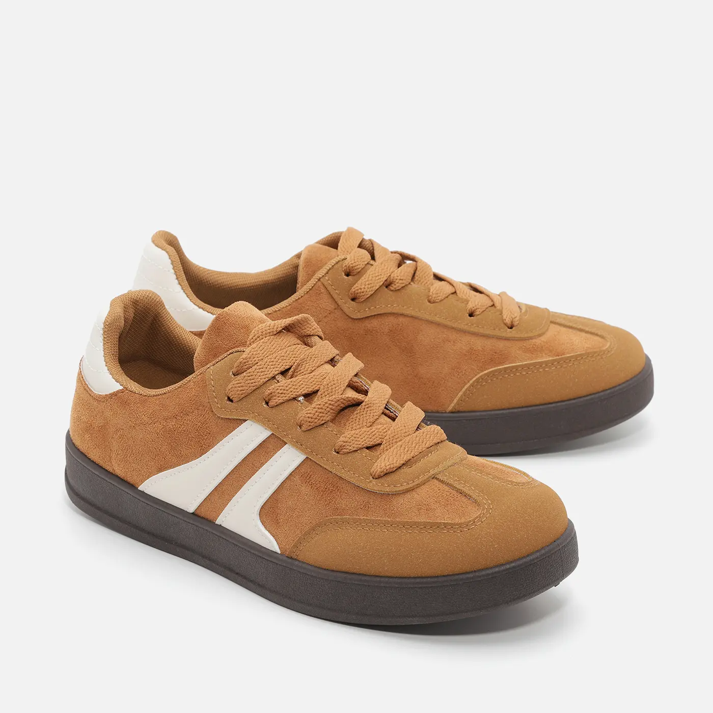 סניקרס/ספורט כאמל 37