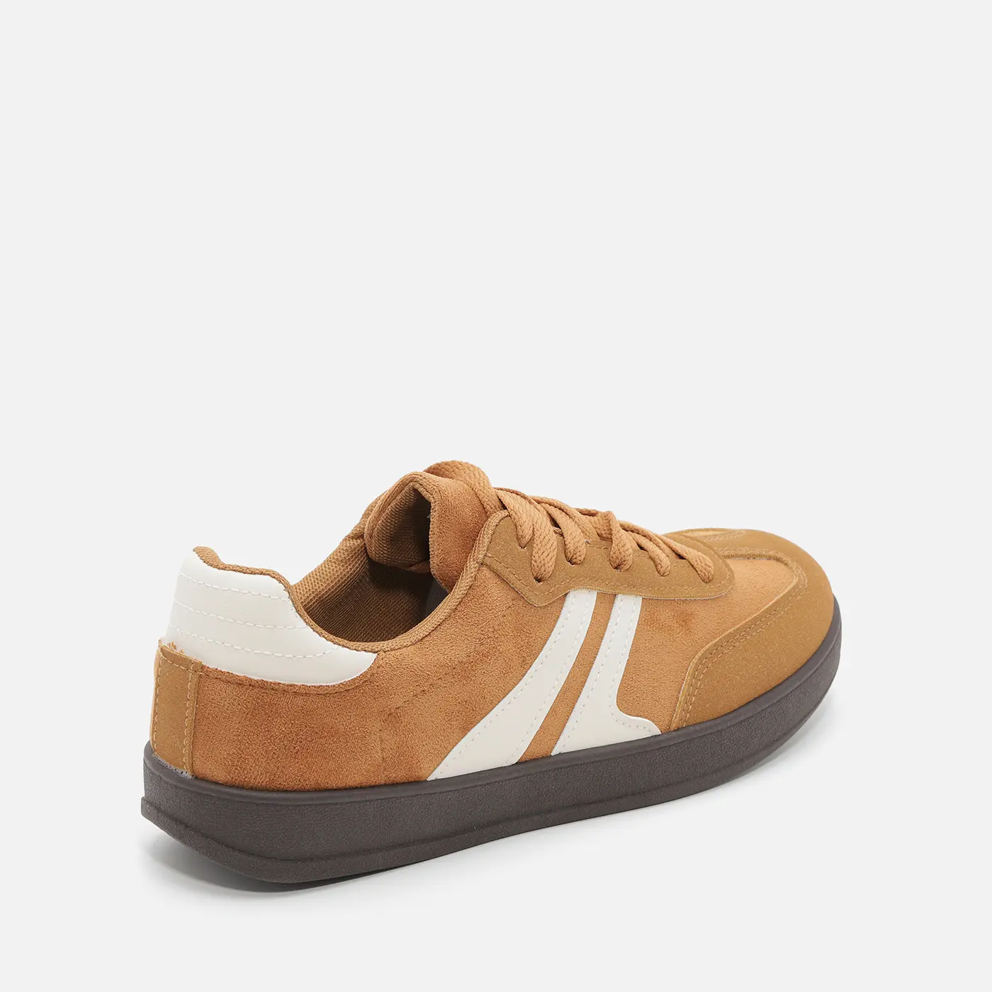 סניקרס/ספורט כאמל 37