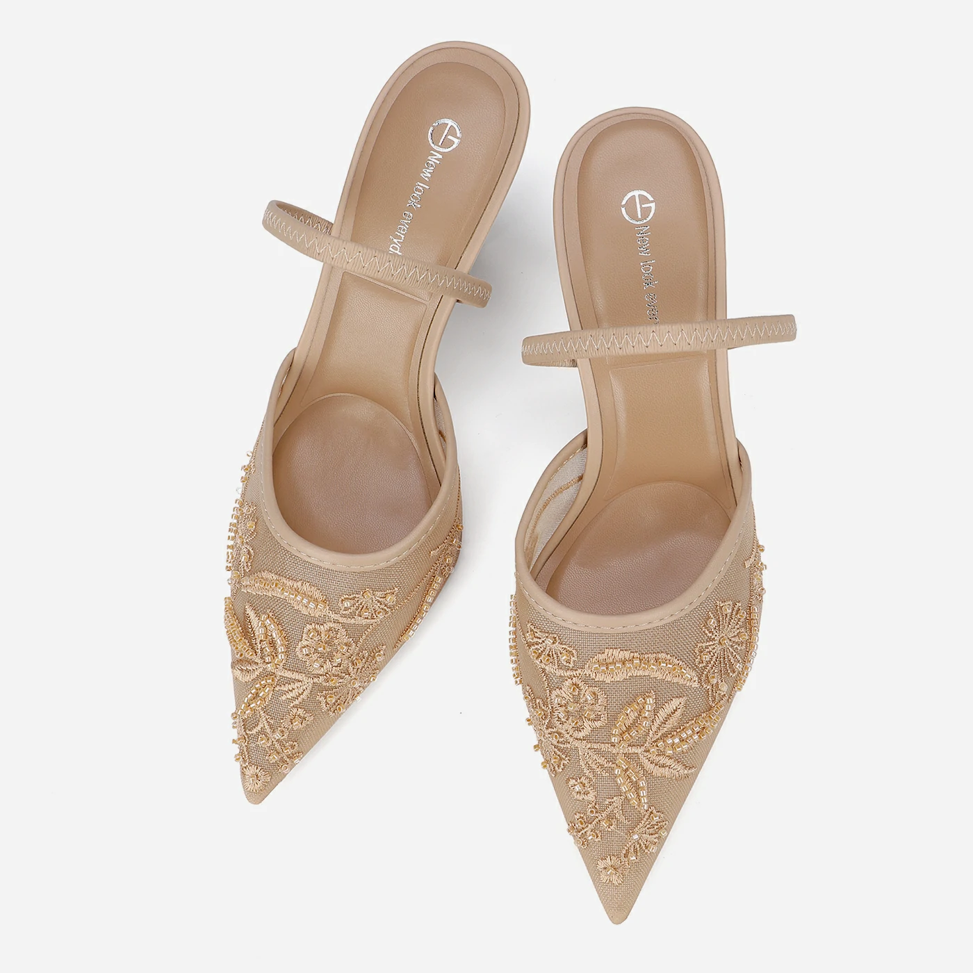 נעל עקב בז 39