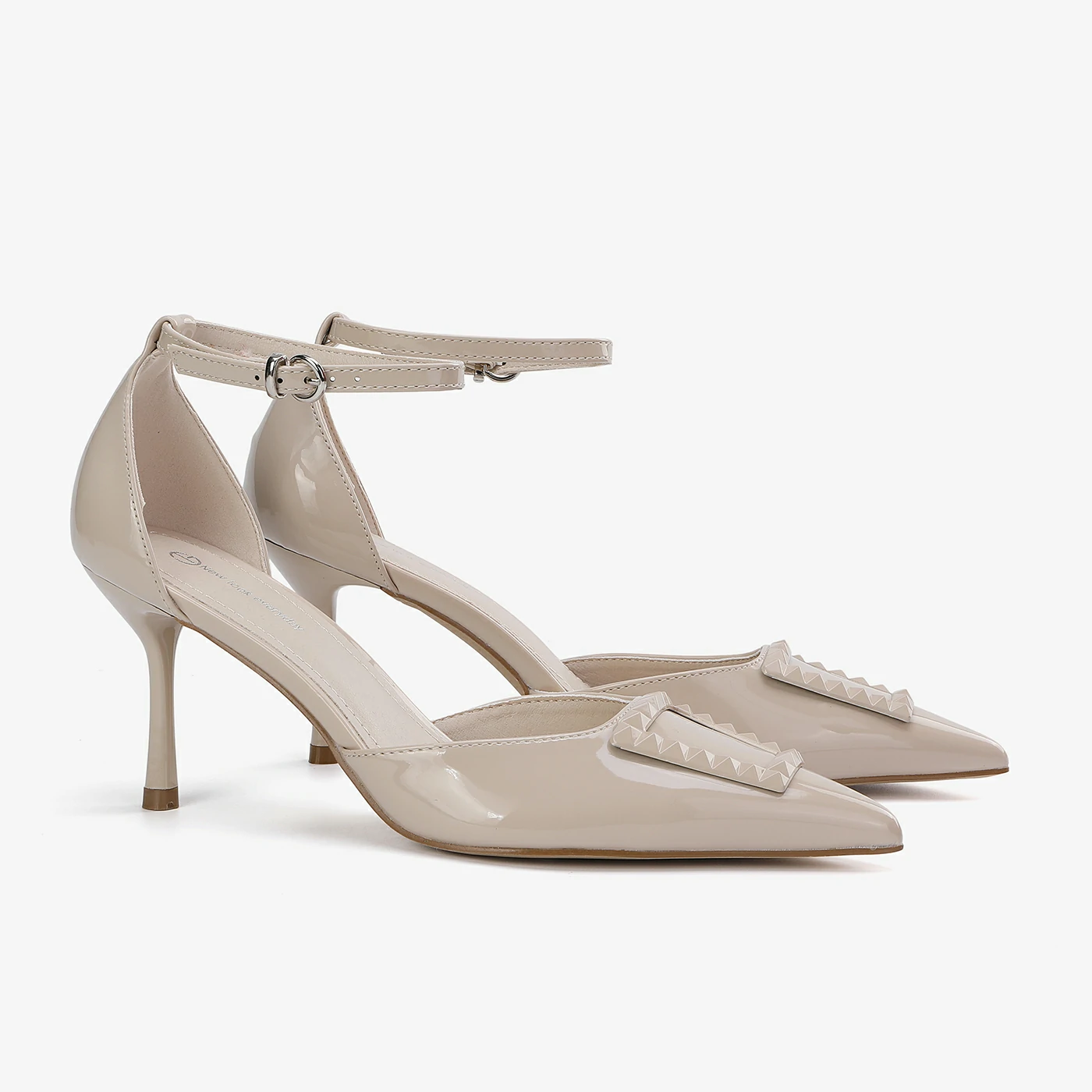 נעל עקב אופווייט 37