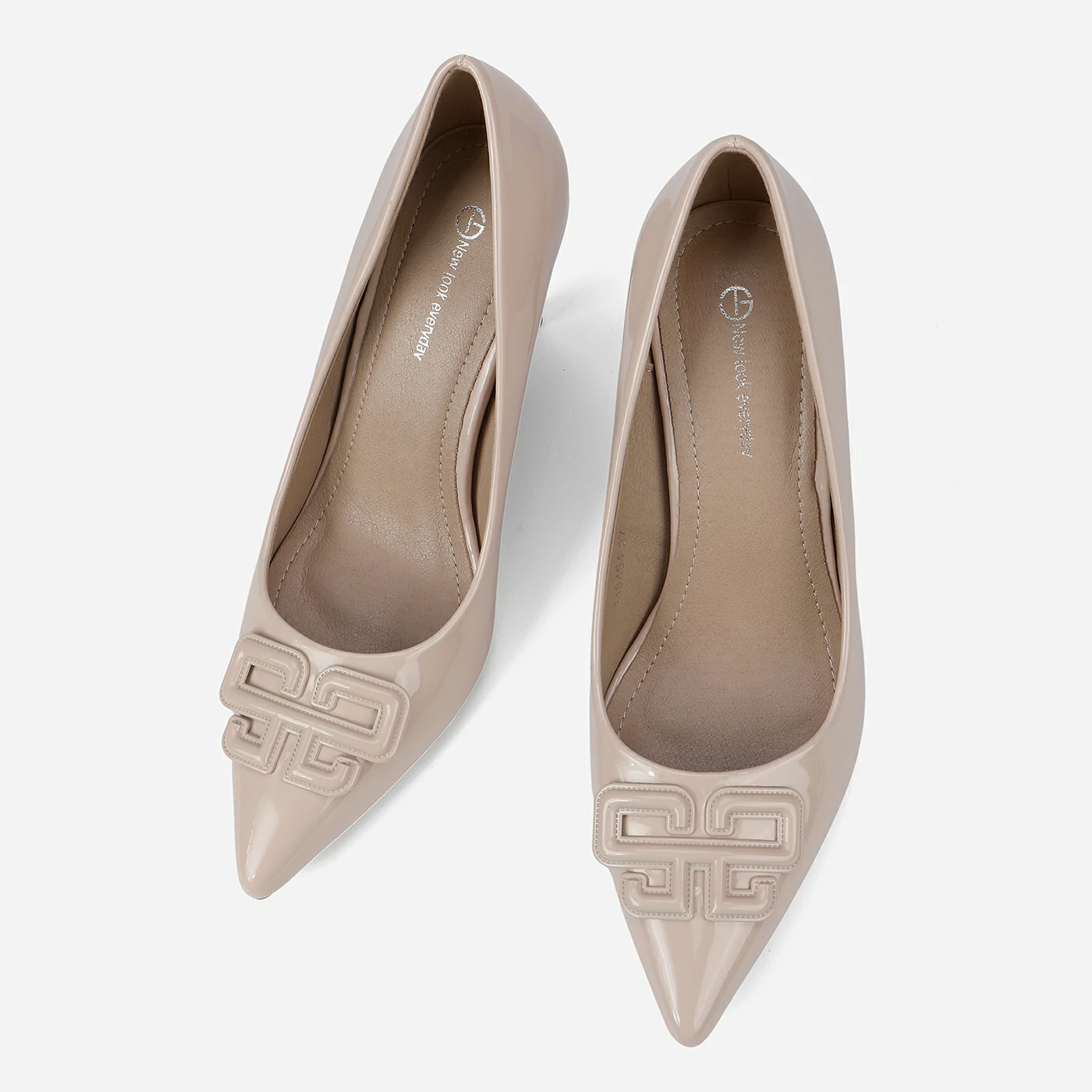 נעל עקב בז 39