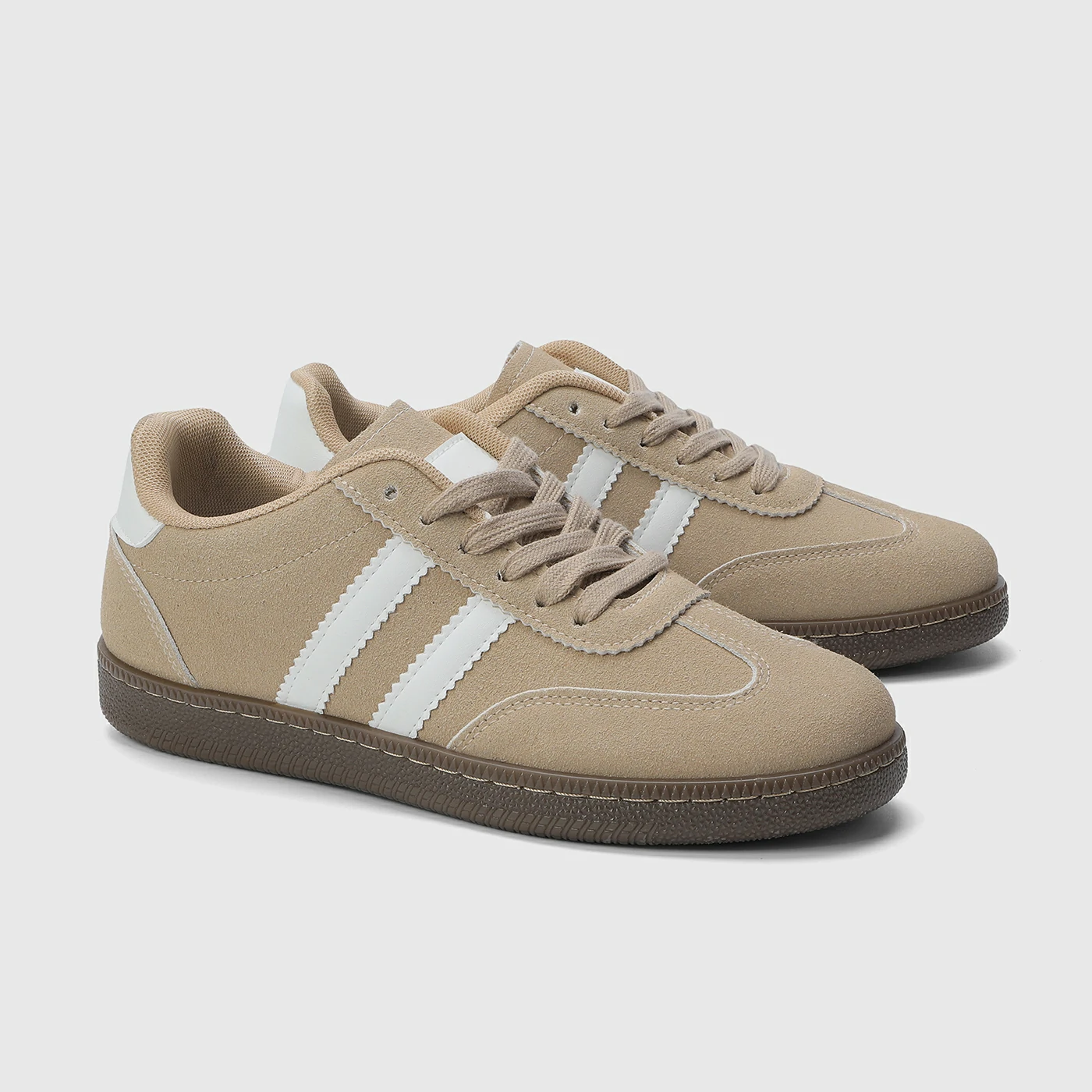 סניקרס/ספורט בז 38