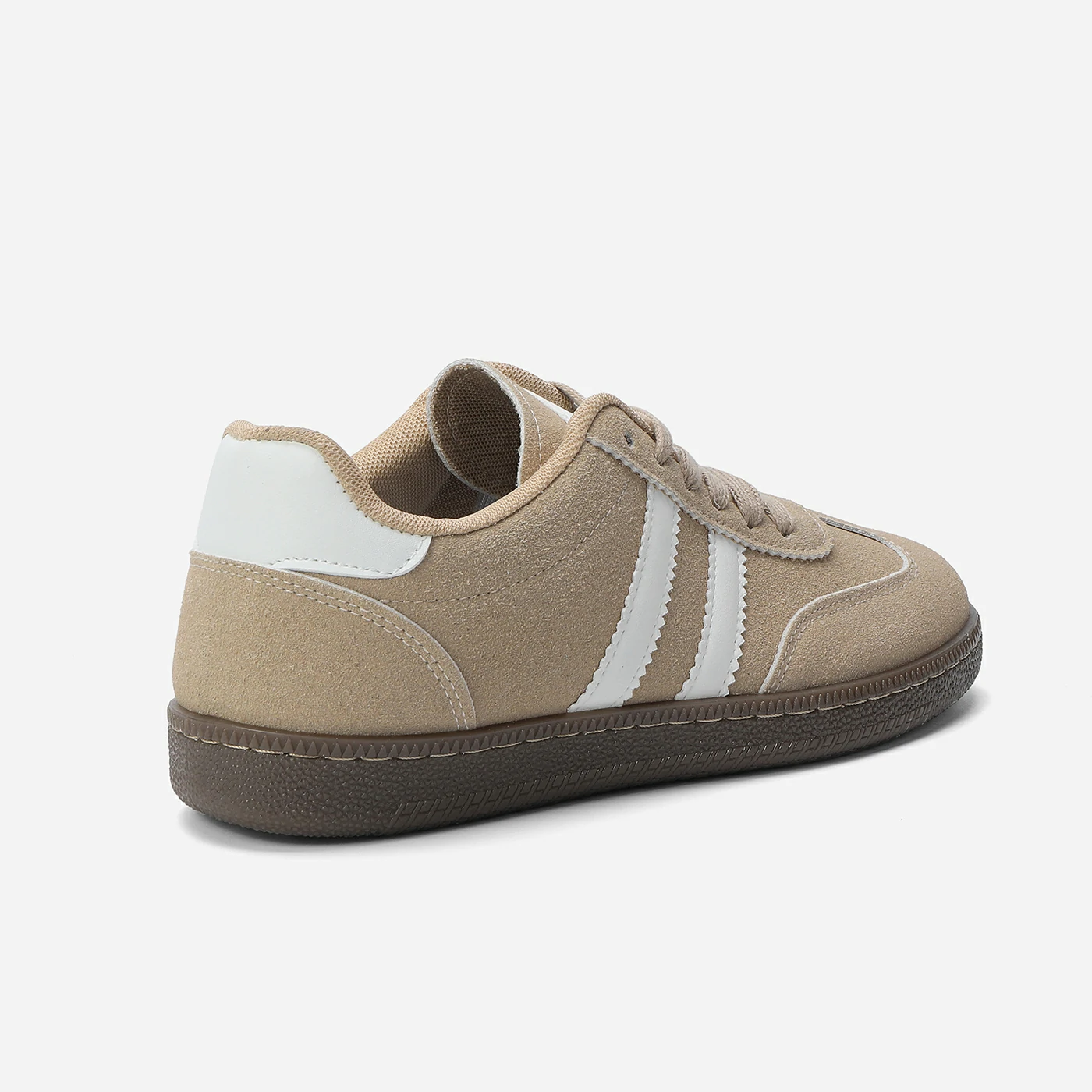 סניקרס/ספורט בז 38