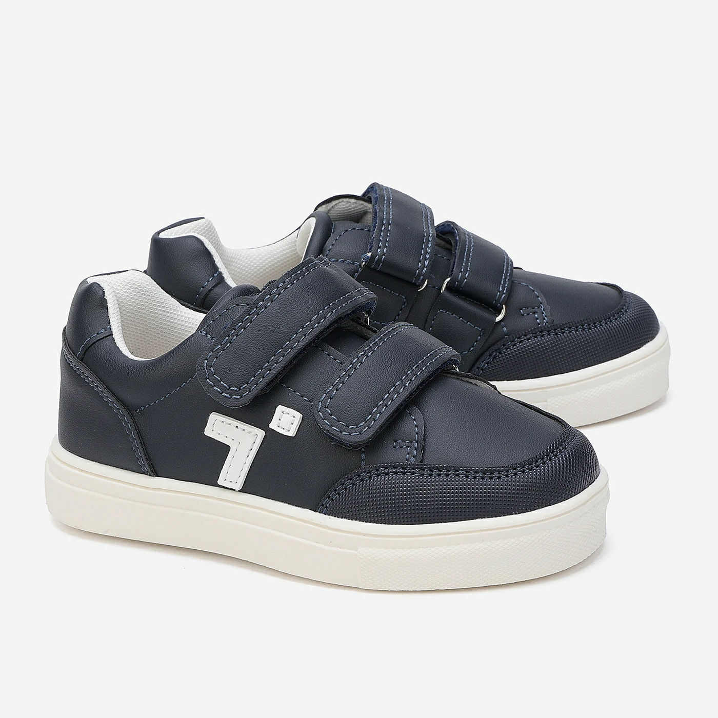 סניקרס/ספורט נייבי 29