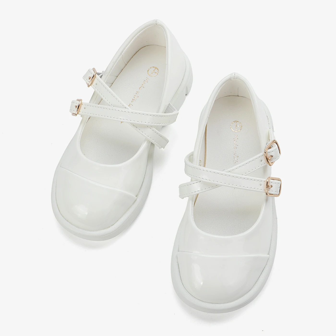 נעל שטוחה לבן 24