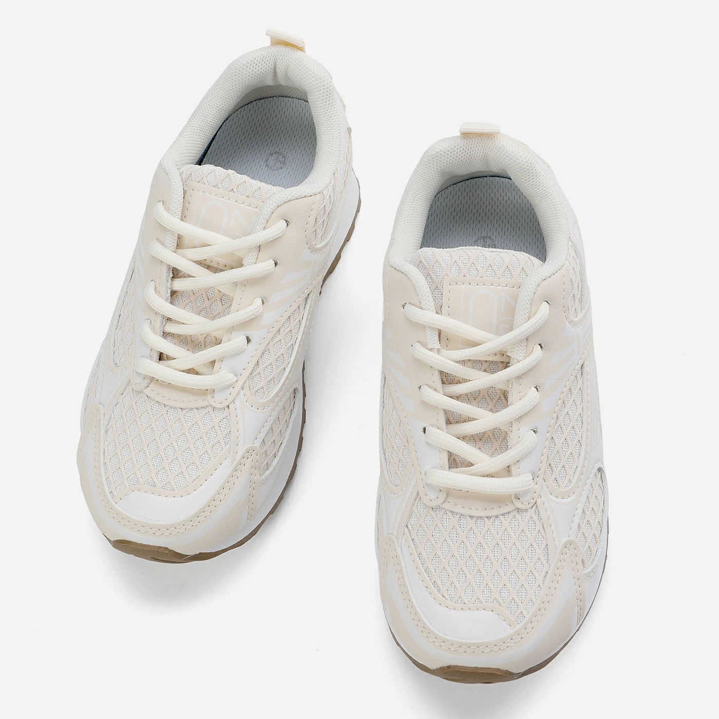 סניקרס/ספורט בז 31