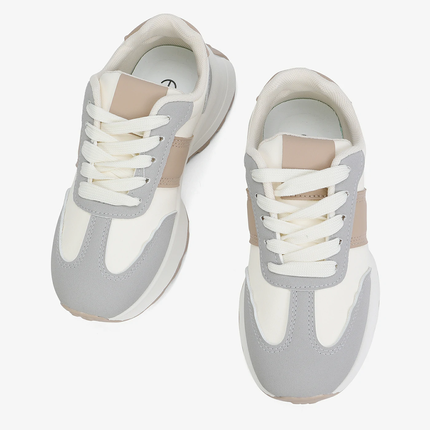 סניקרס/ספורט בז 32