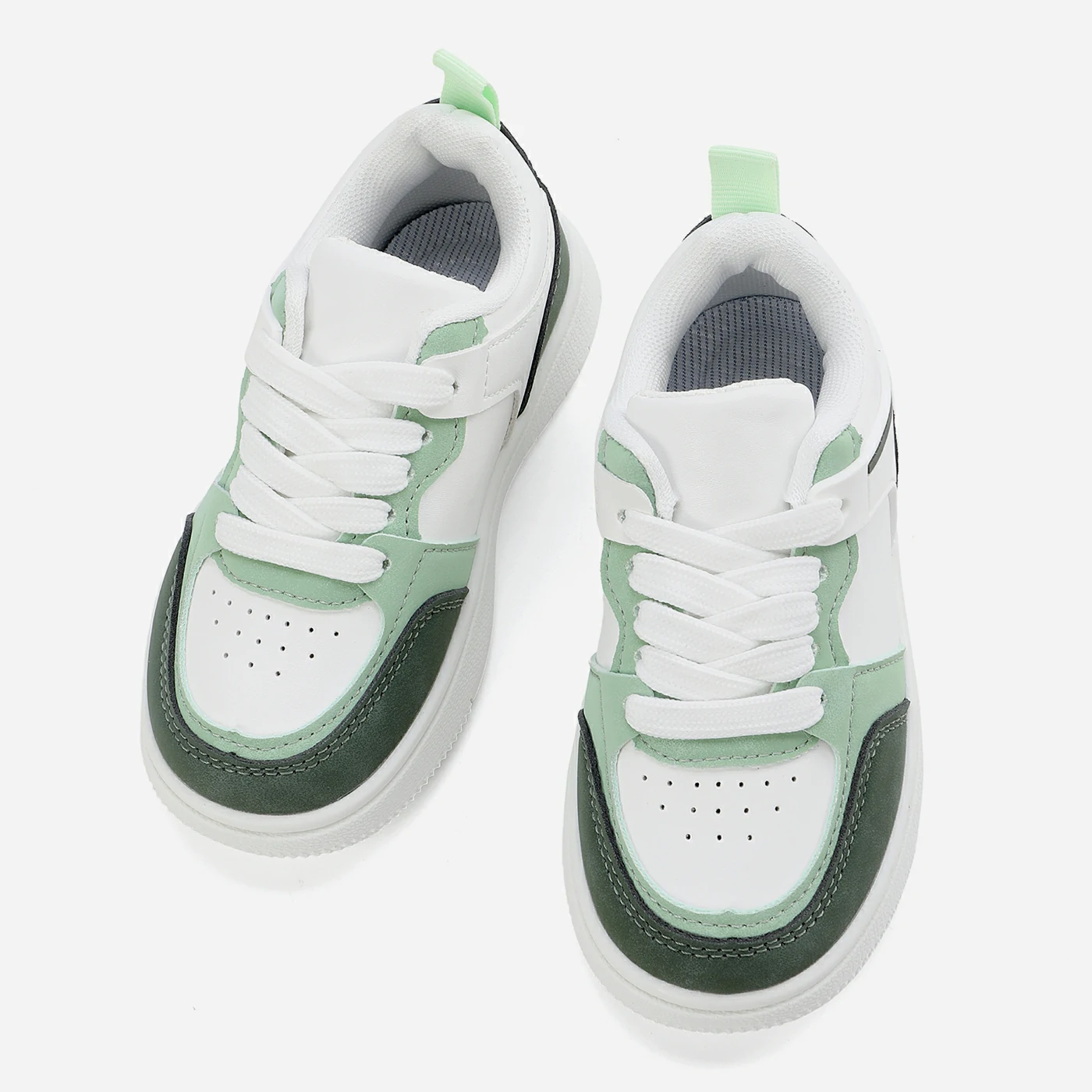 סניקרס/ספורט ירוק 24