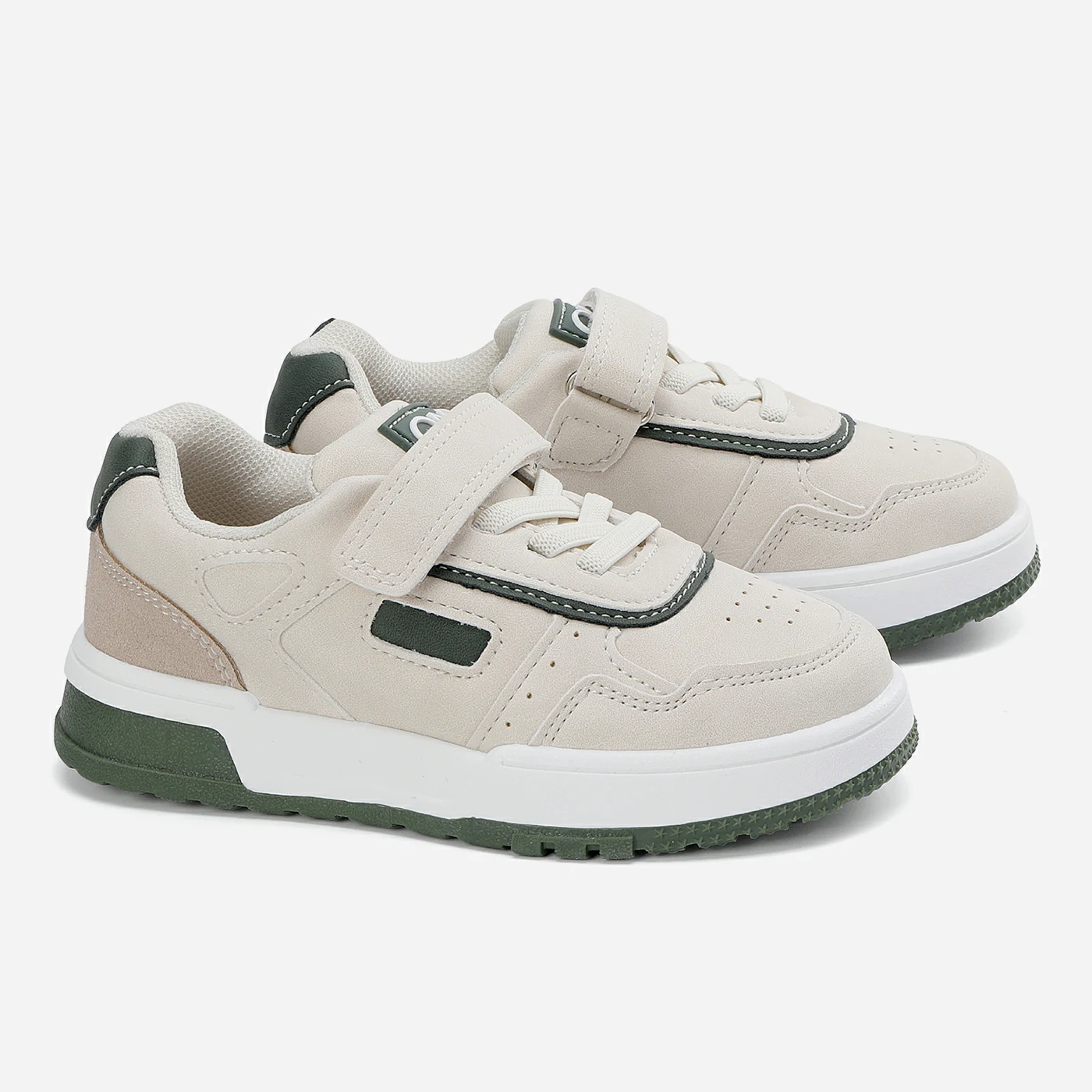 סניקרס/ספורט בז 24