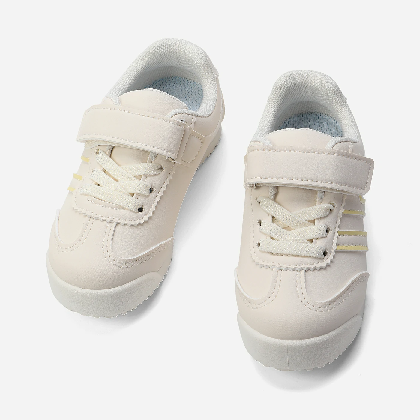 סניקרס/ספורט בז 28