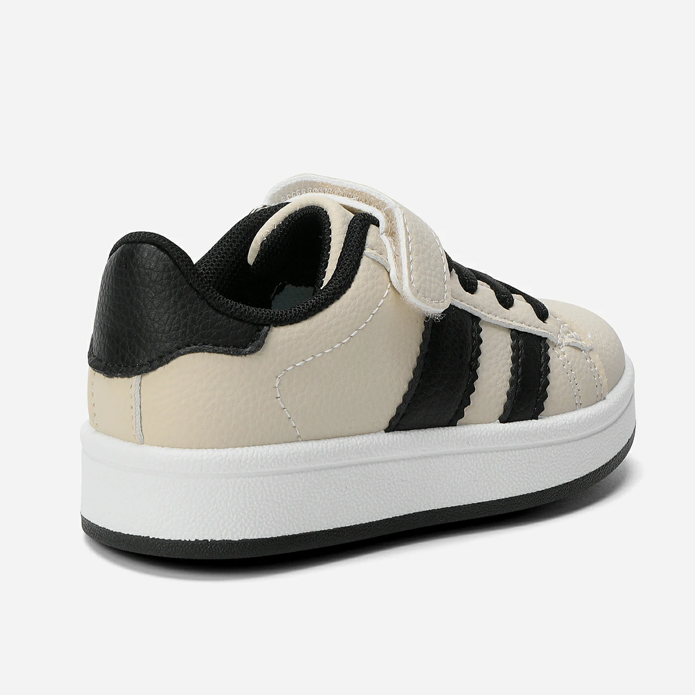 סניקרס/ספורט בז 26