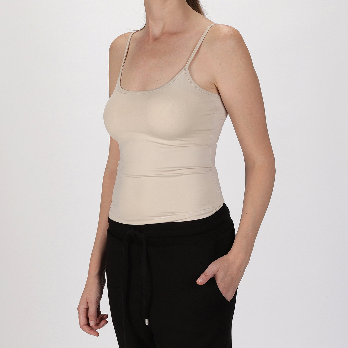 חולצות וגופיות בז M