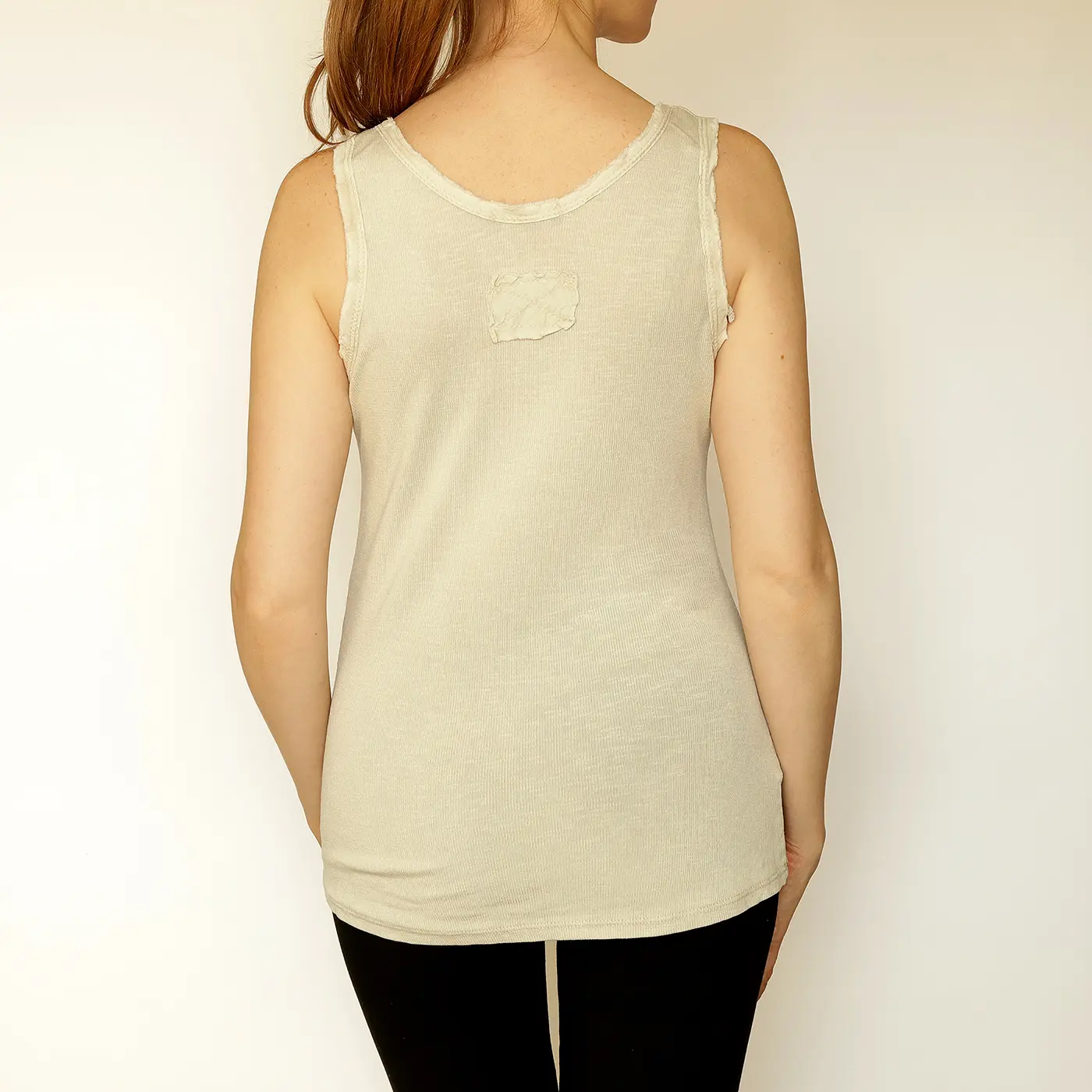 חולצות וגופיות אופווייט 2