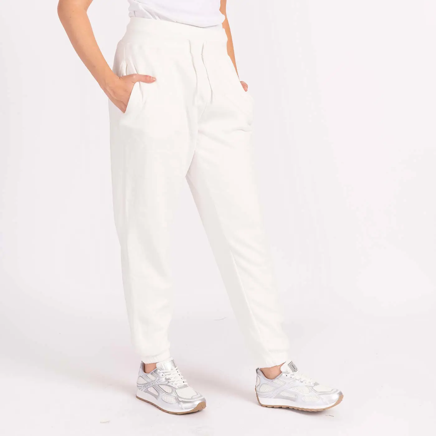 מכנסיים וחצאיות לבן M