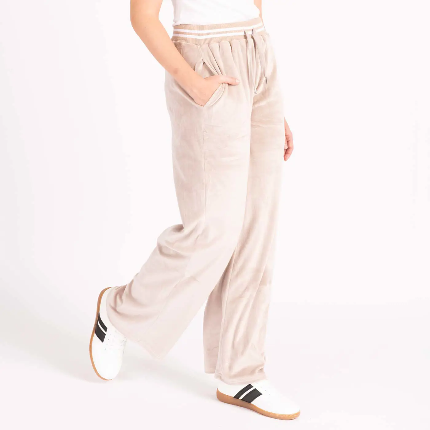 מכנסיים וחצאיות אופווייט L