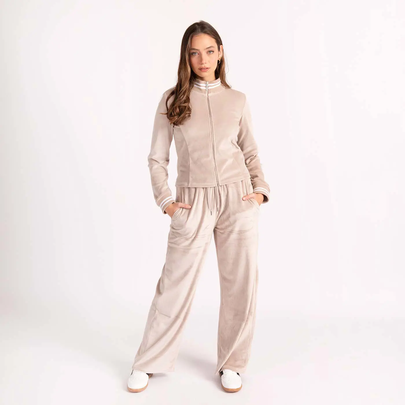 מכנסיים וחצאיות אופווייט L