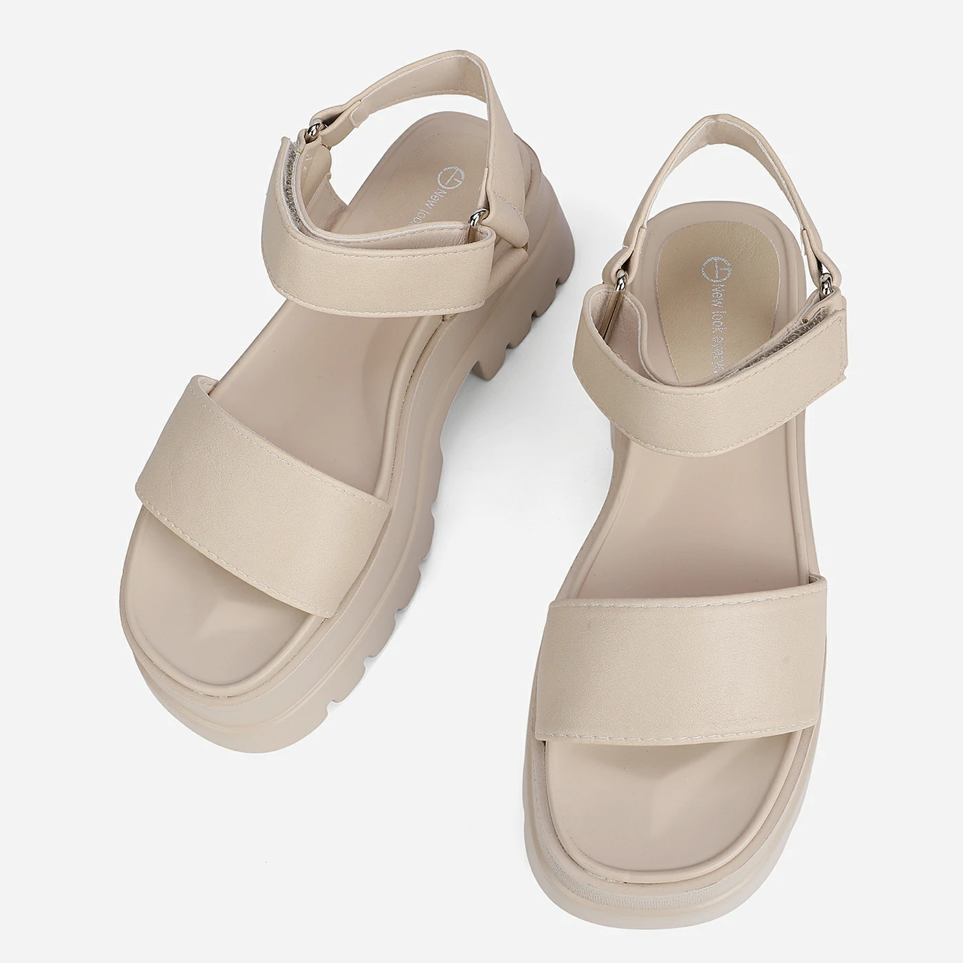 סנדל פלטפורמה אופווייט 39