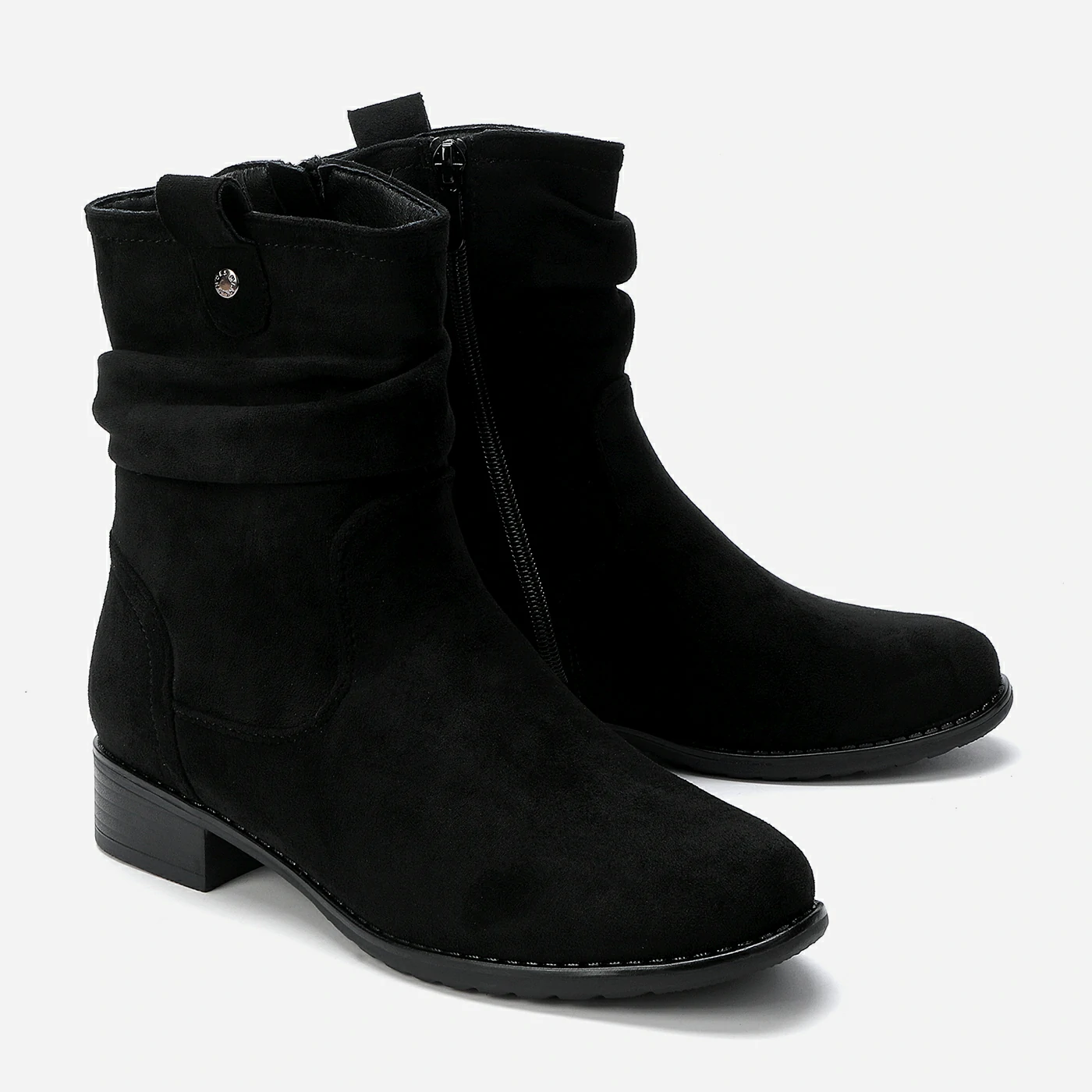 מגפון שטוח שחור 38