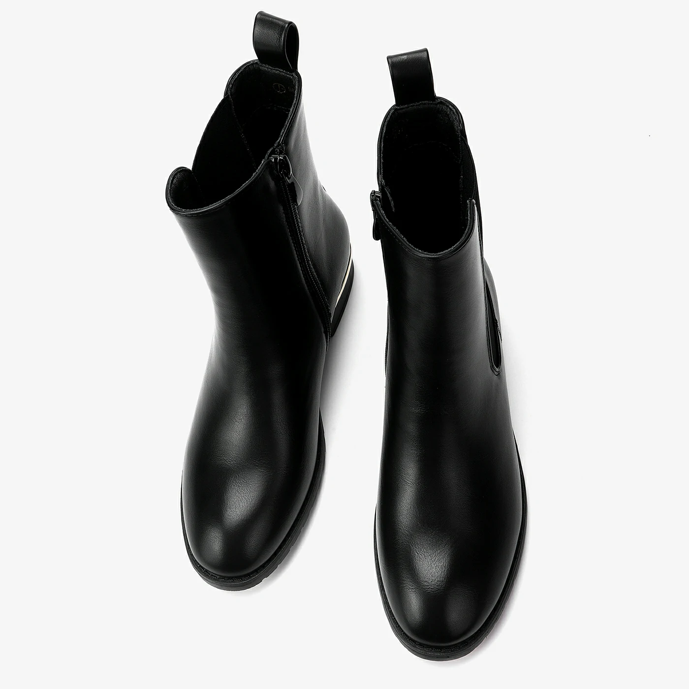 מגפון שטוח שחור 38