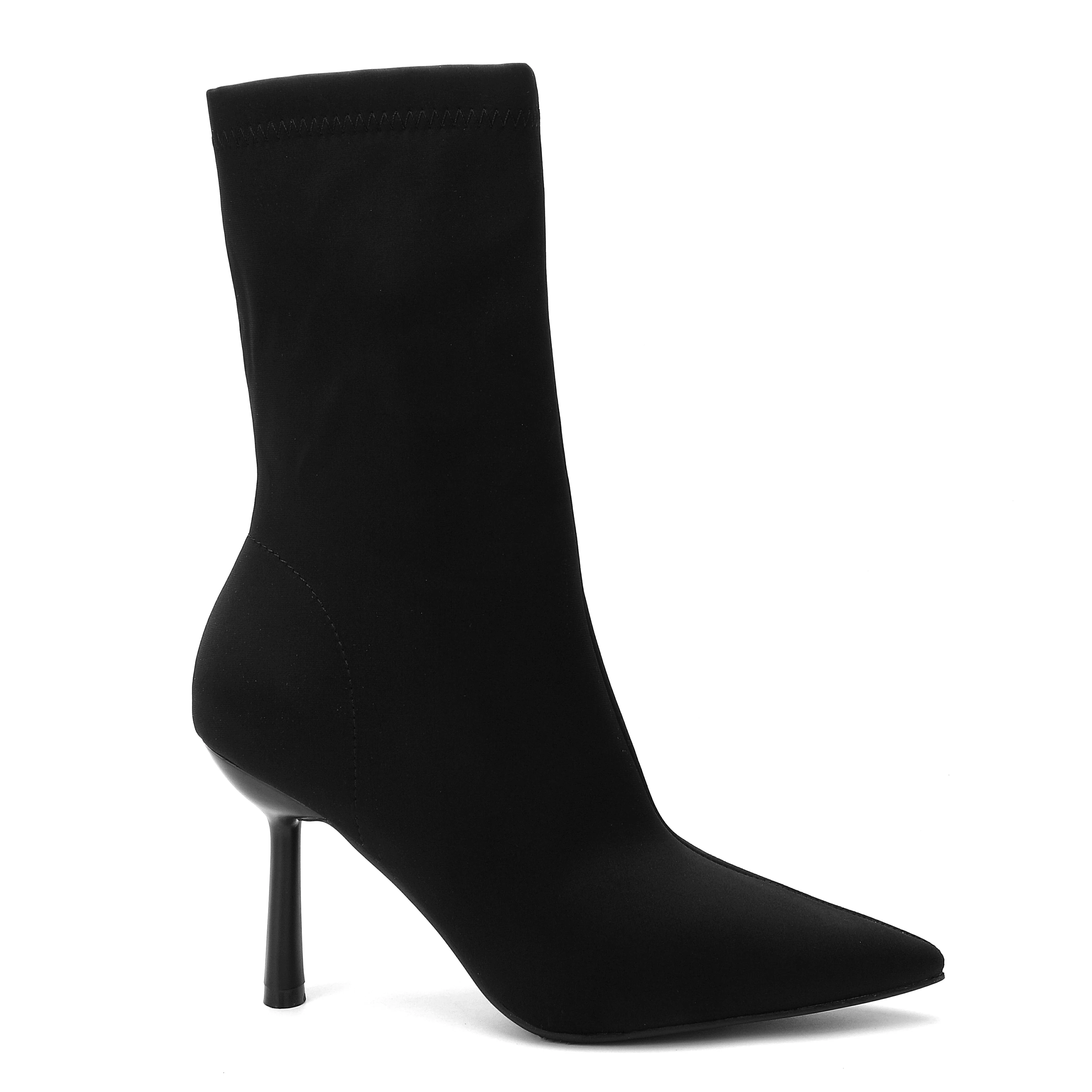 מגף עקב שחור 38