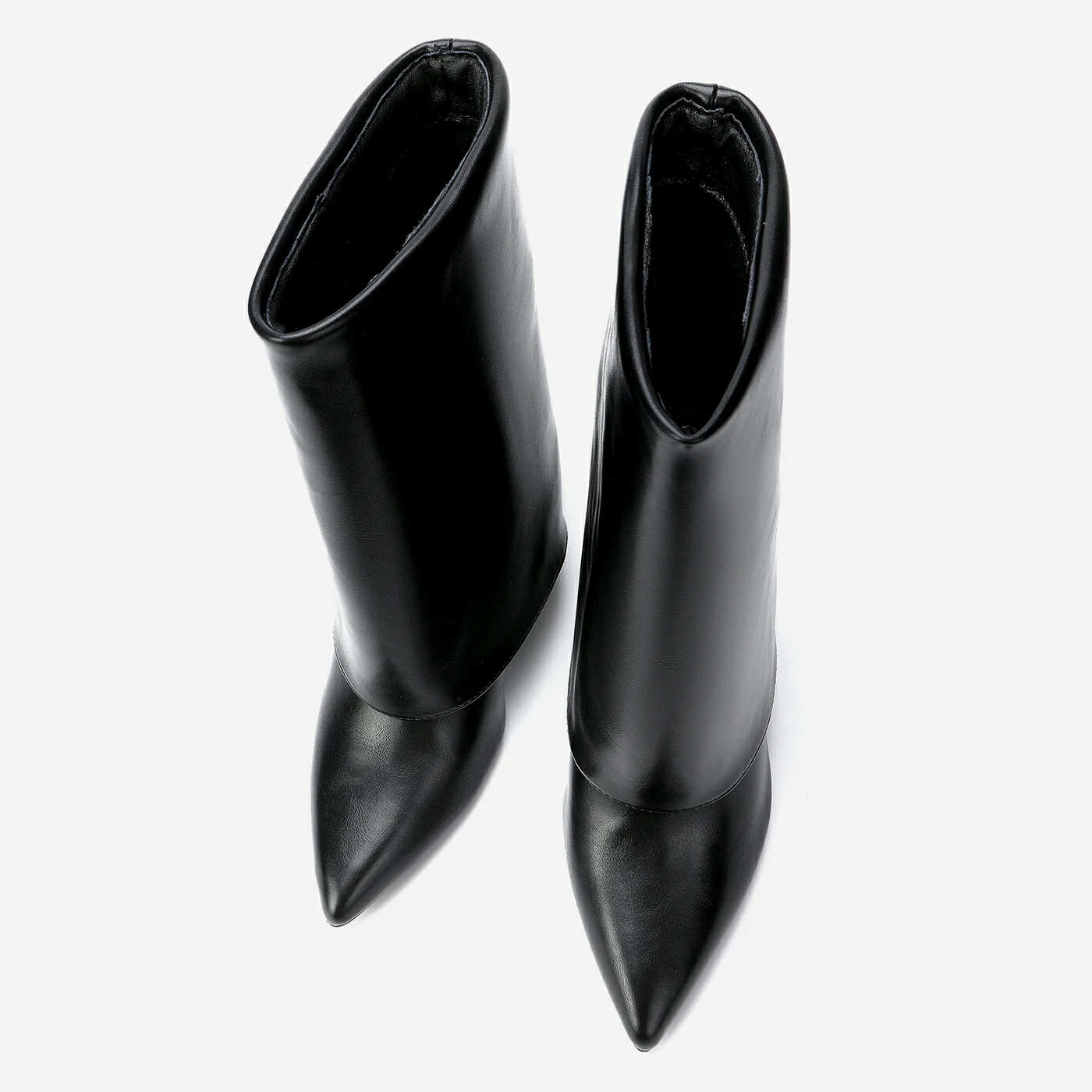 מגף עקב שחור 38