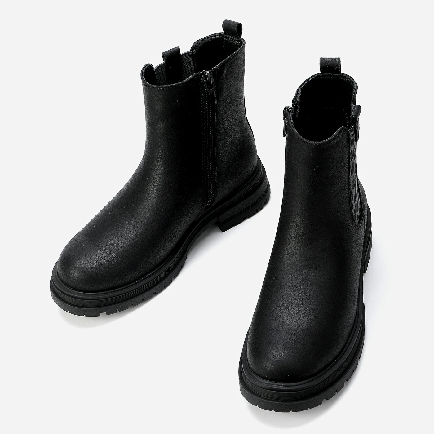 מגפון שחור 32