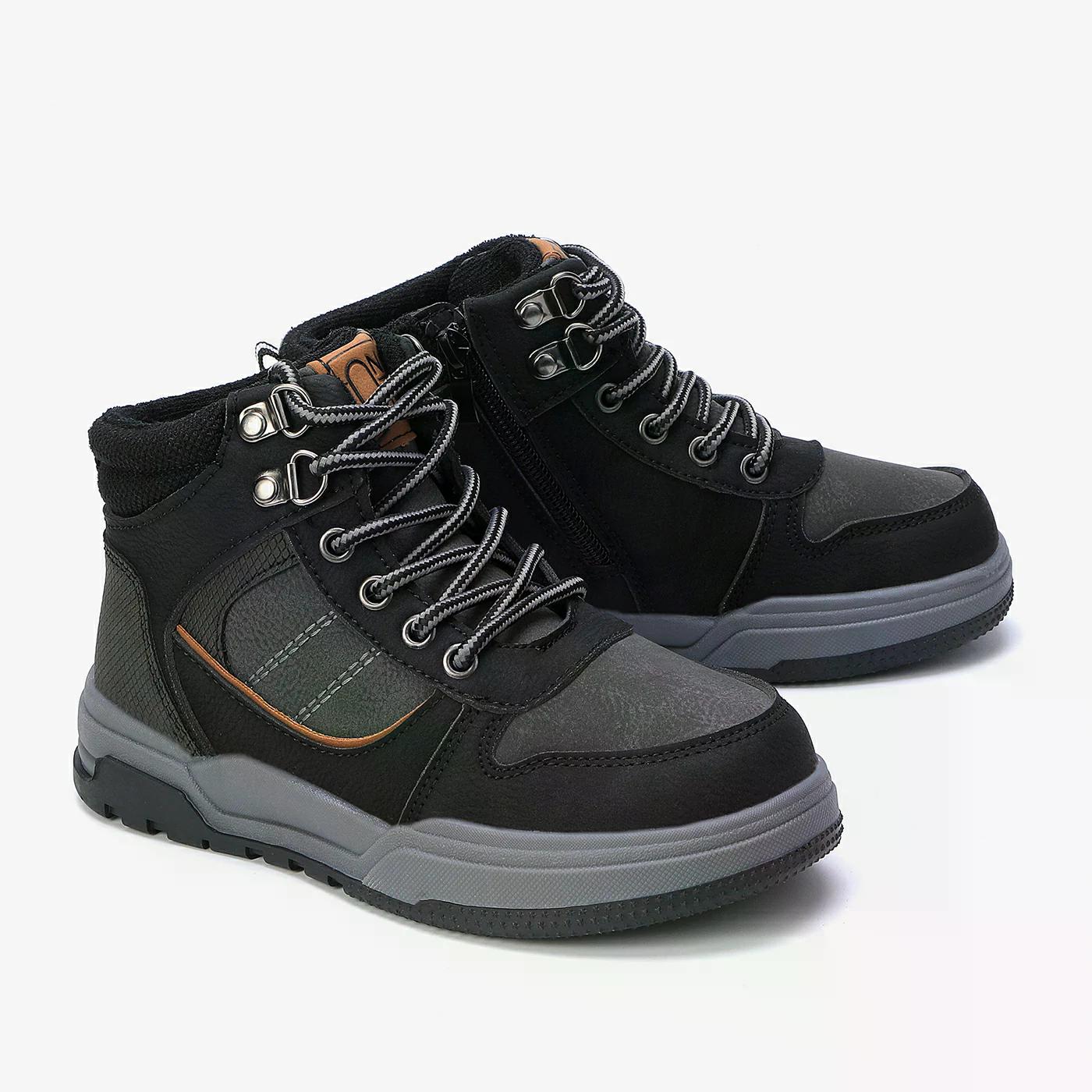 מגפון שחור 26