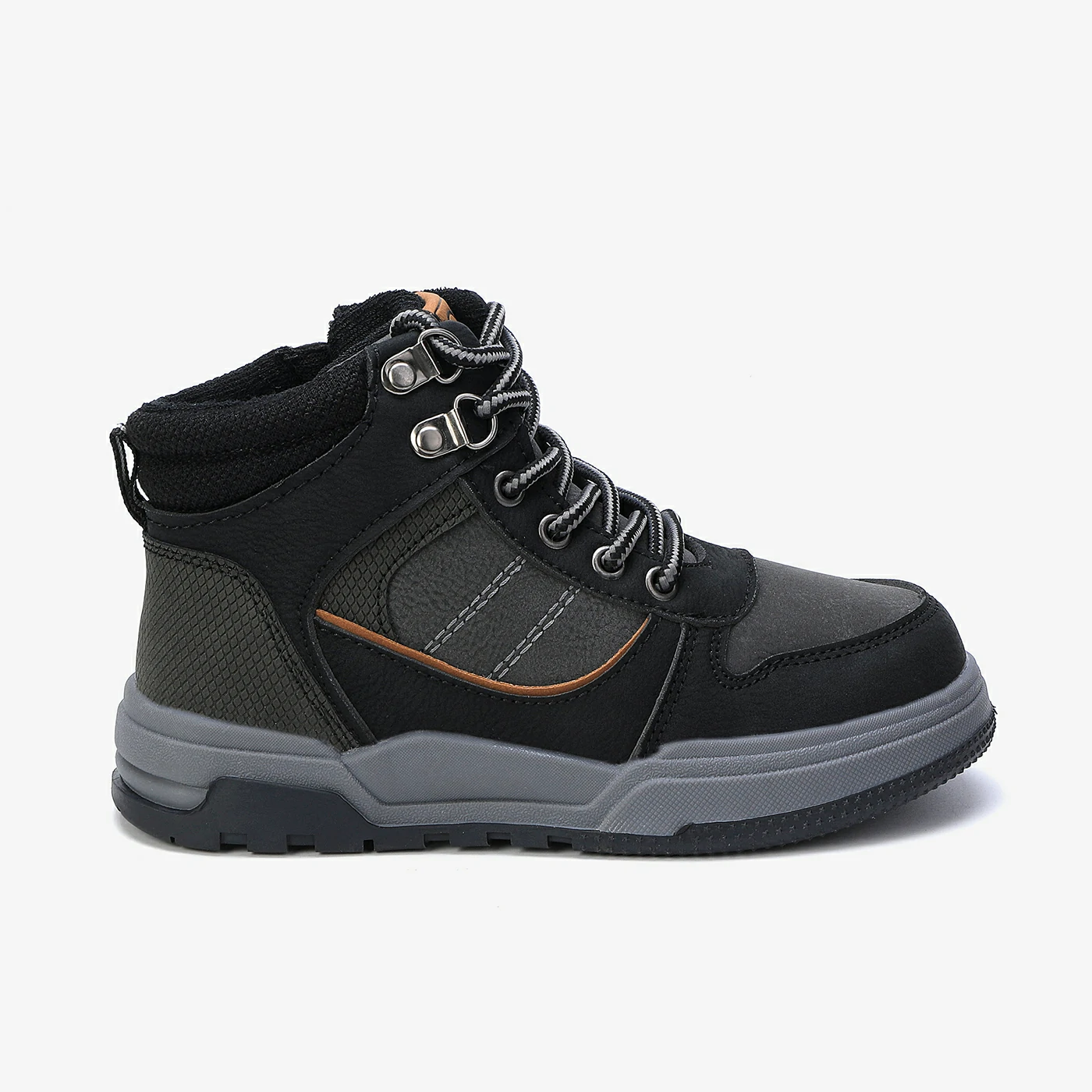 מגפון שחור 31