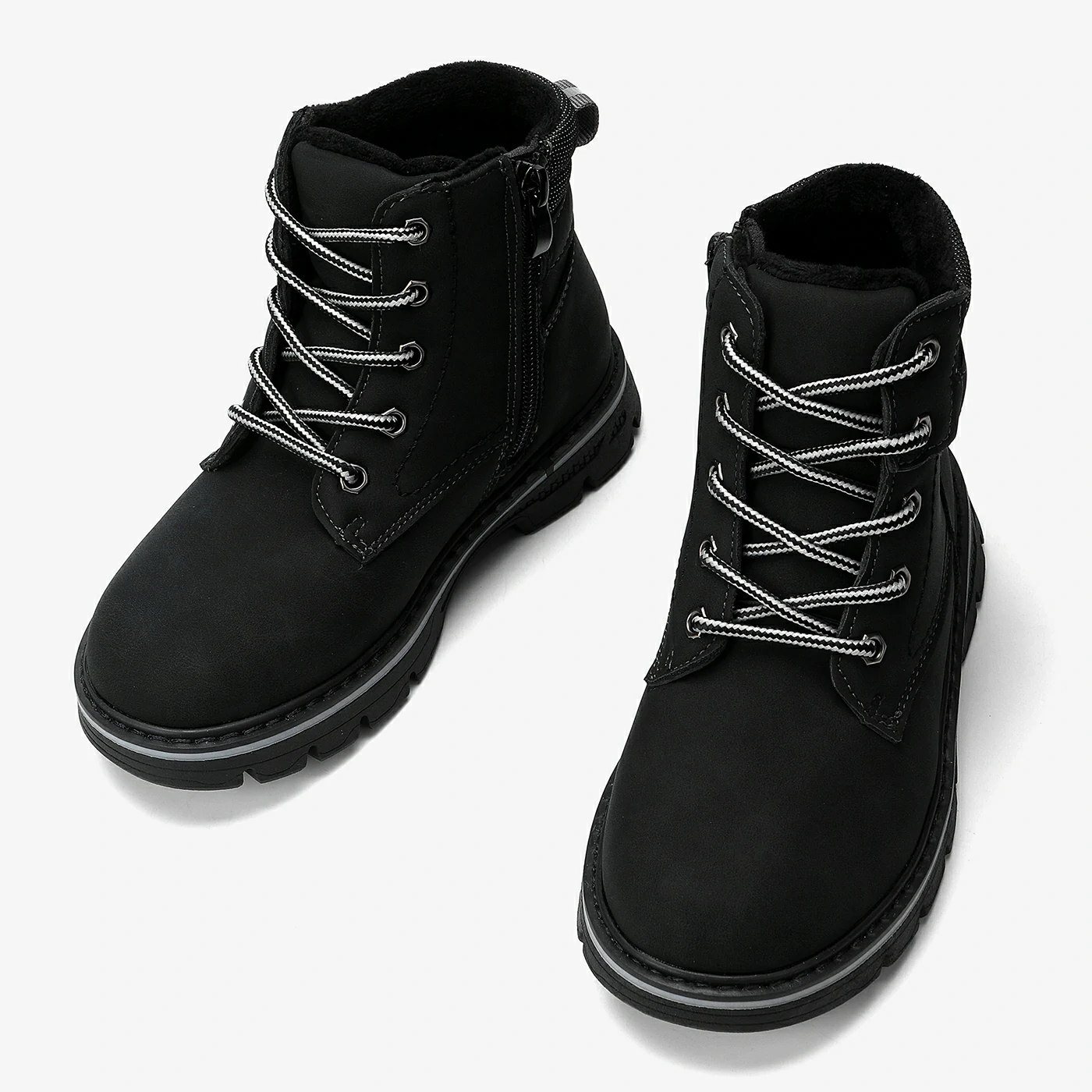 מגפון שחור 33