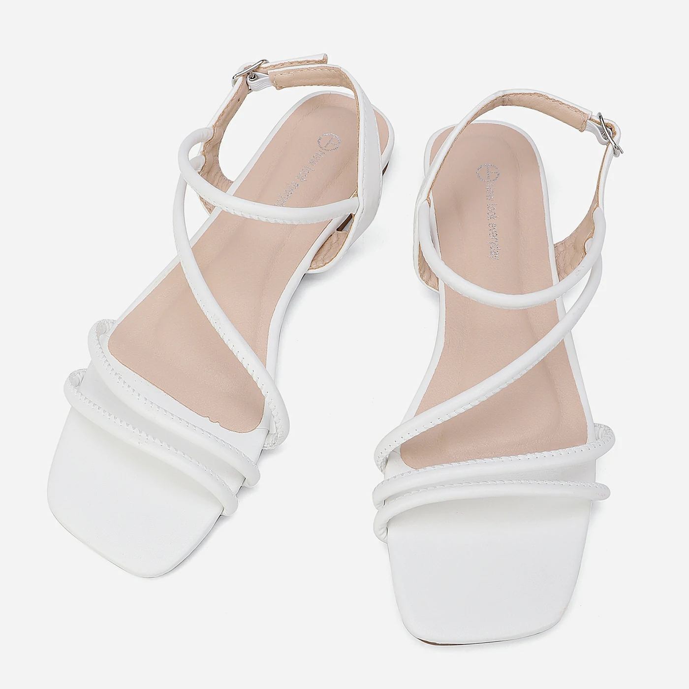 סנדל שטוח לבן 38