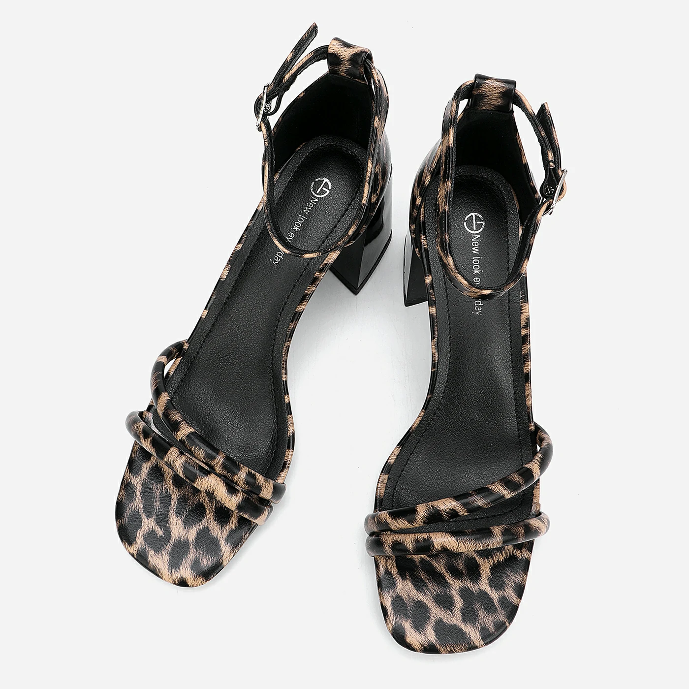 סנדל עקב מנומר 37